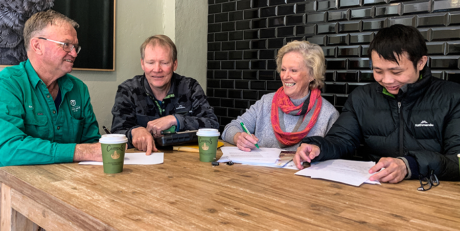 Pat O'Connor, CSIRO's Dr John Kirkegaard, CSIRO’s Jing Wang Murrumburrah Landcare Group's Louise Hufton and 