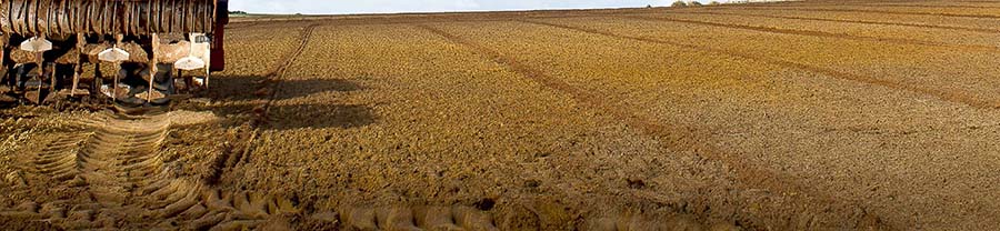 GRDC-invested research trials in WA and SA have shown spading can be very effective at mixing limed topsoil throughout the profile. PHOTO GRDC