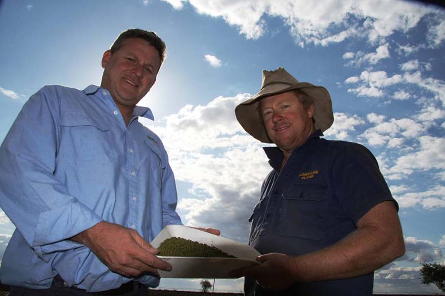Hamish Bligh, right, with fellow mungbean grower Damon Stirling, from the Woods Group. 