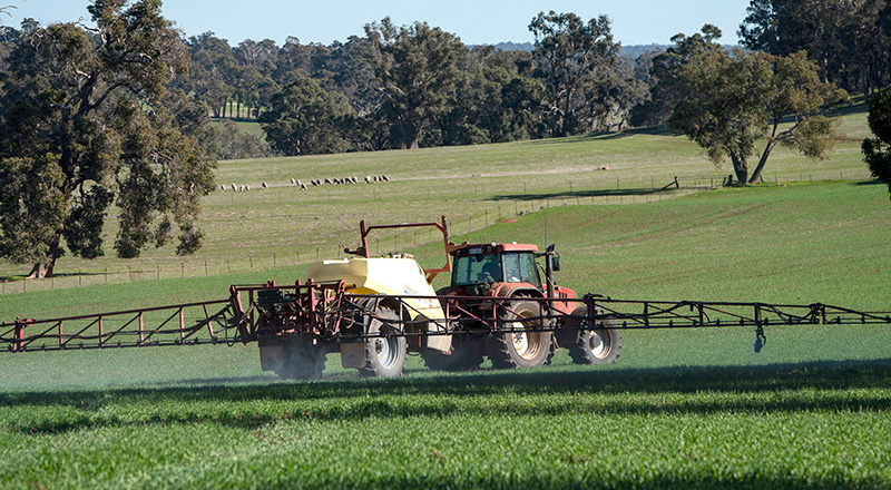 Image of spray drift tractor.